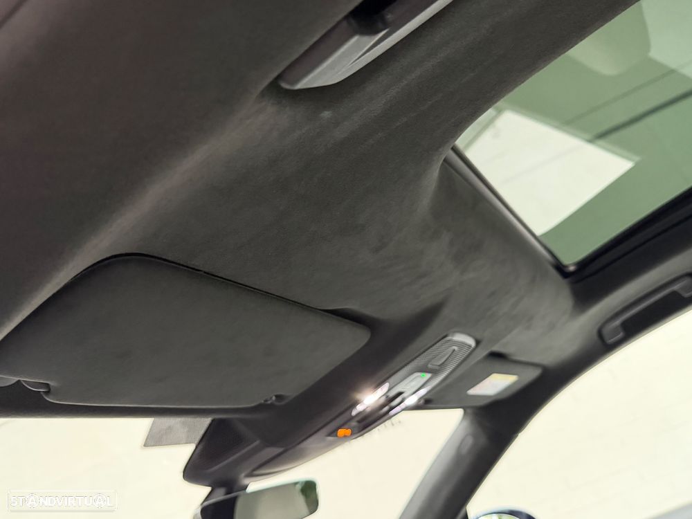 Porsche Macan Electric Turbo - 59