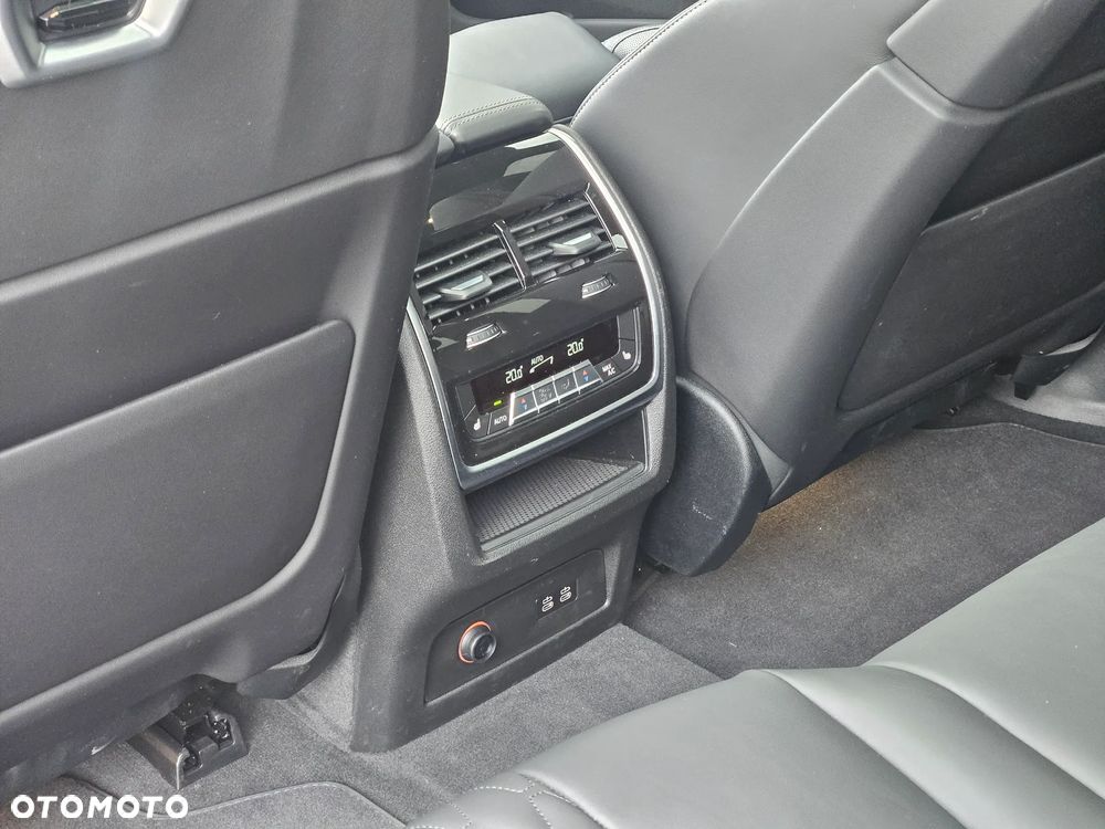 BMW X7 - 25