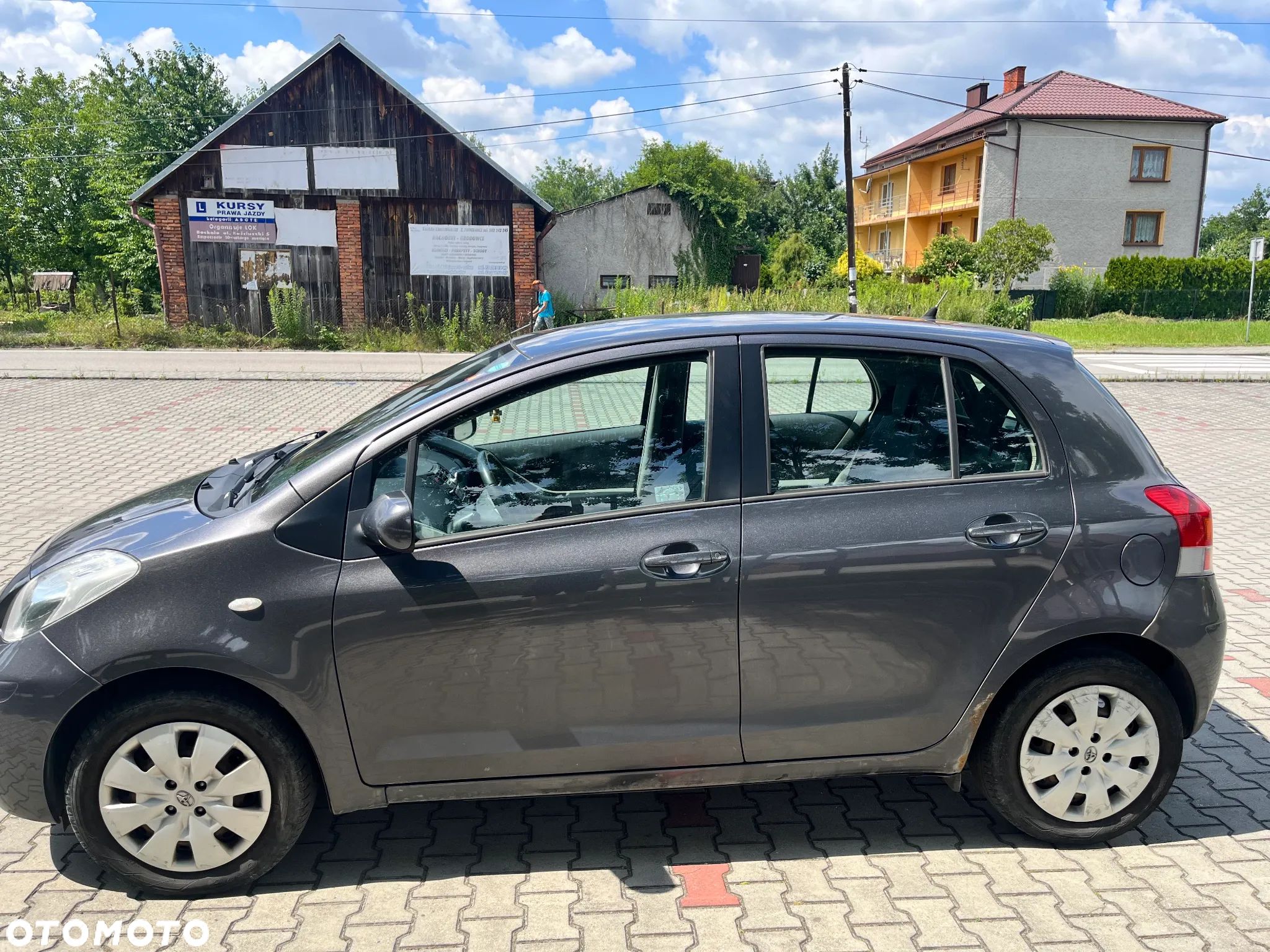 Toyota Yaris - 1
