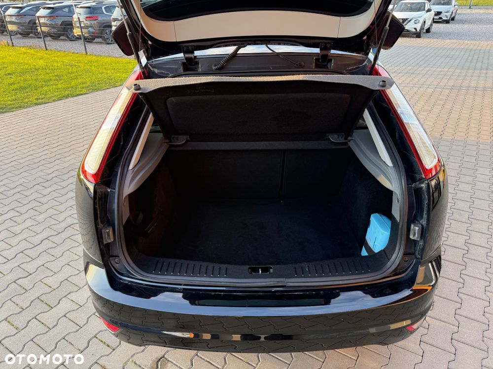 Ford Focus 1.8 Sport - 26