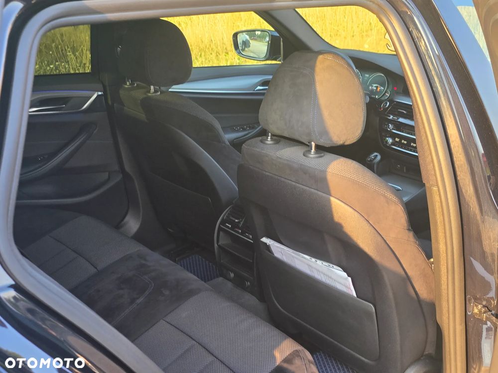 BMW Seria 5 520d M Sport - 15