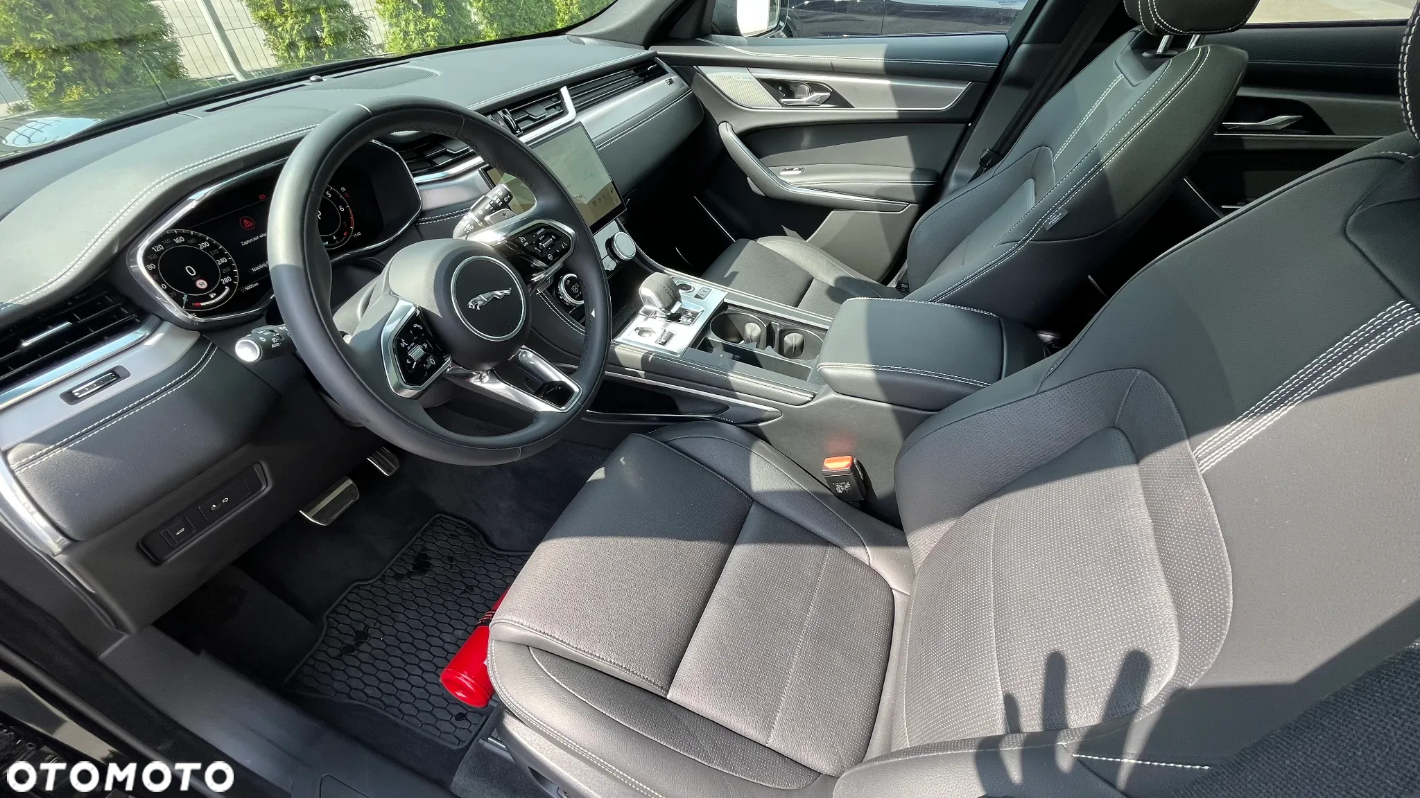 Jaguar F-Pace - 9