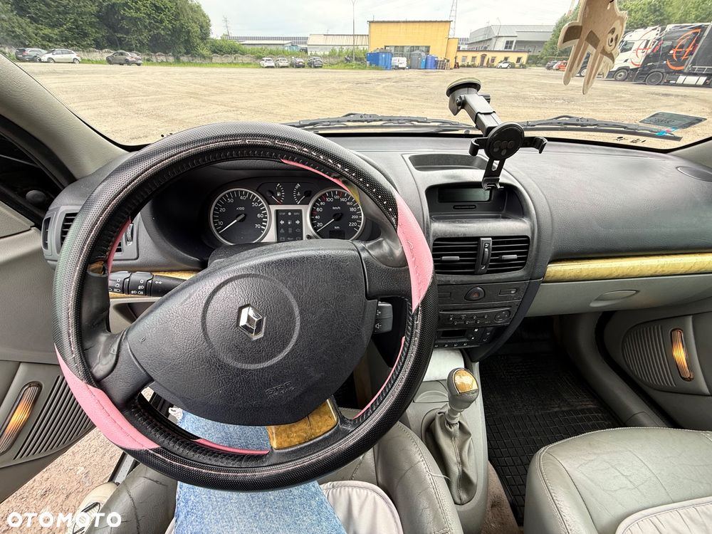 Renault Clio 1.4 16V Initiale - 5