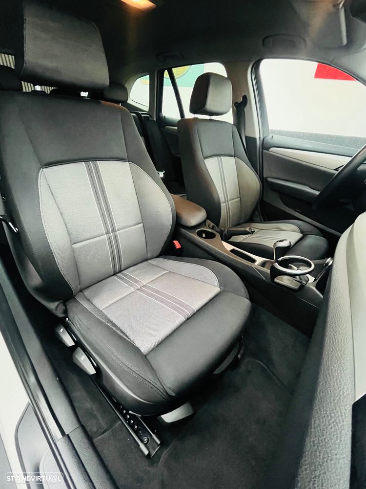 BMW X1 18 d xDrive Pack M - 24