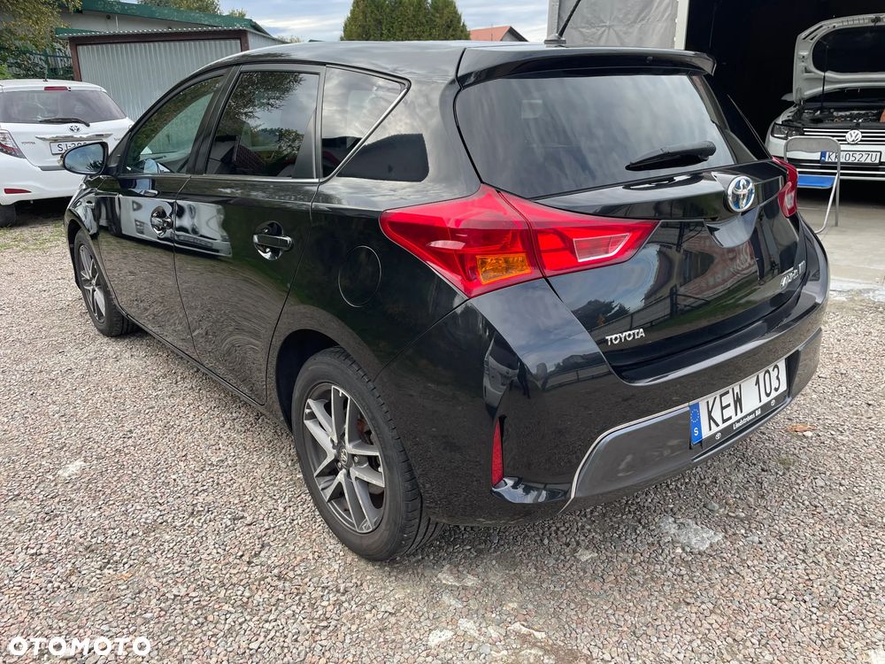 Toyota Auris 2015 photo 3