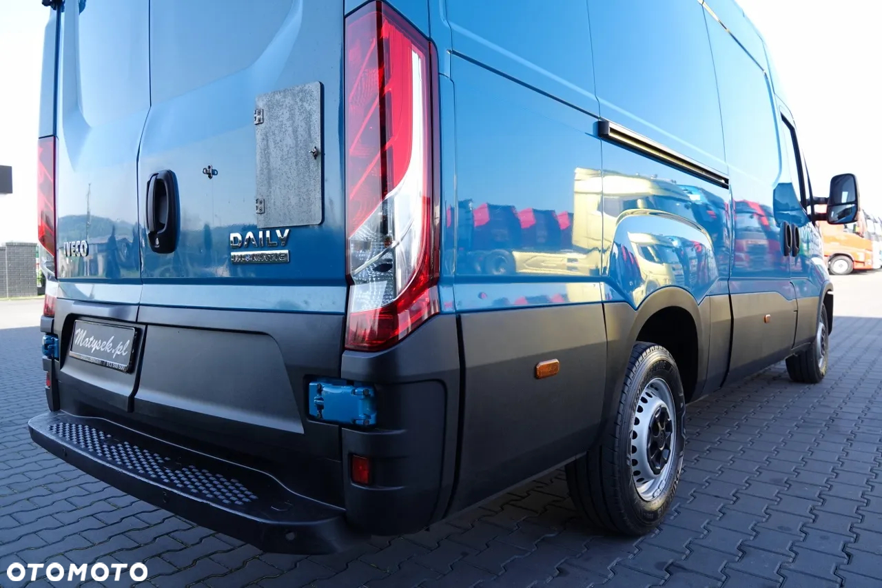 Iveco DAILY 2,3 D / BLASZAK / 2021 ROK / SPROWADZONY / PO KONTRAKCIE SERWISOWYM - 14