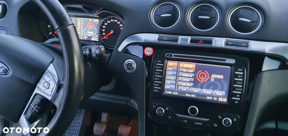 Ford S-Max 2.2 TDCi DPF Titanium X - 13