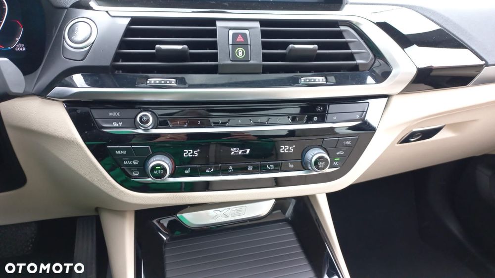 BMW X3 sDrive18d xLine - 21