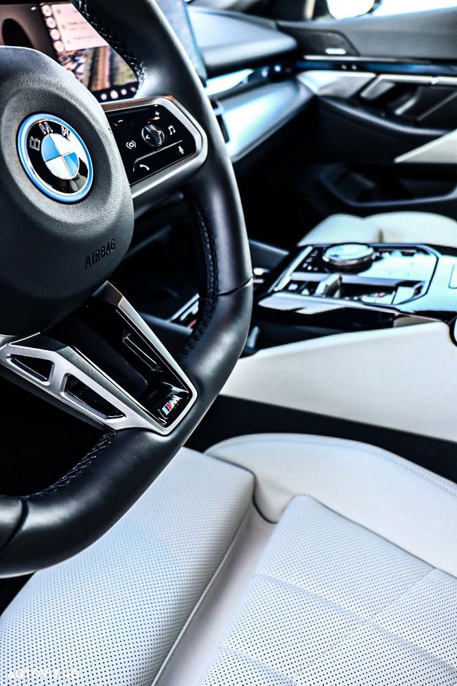 BMW i5 eDrive40 - 13