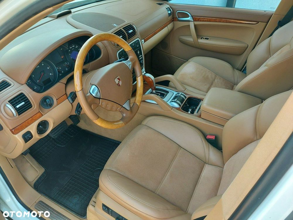 Porsche Cayenne - 15
