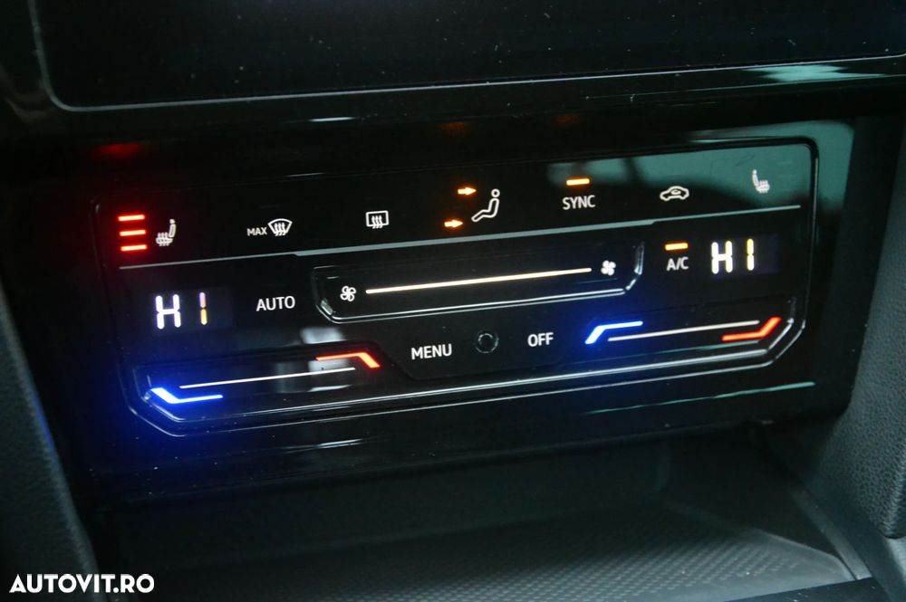 Volkswagen Passat Variant 2.0 TDI DSG Highline - 32