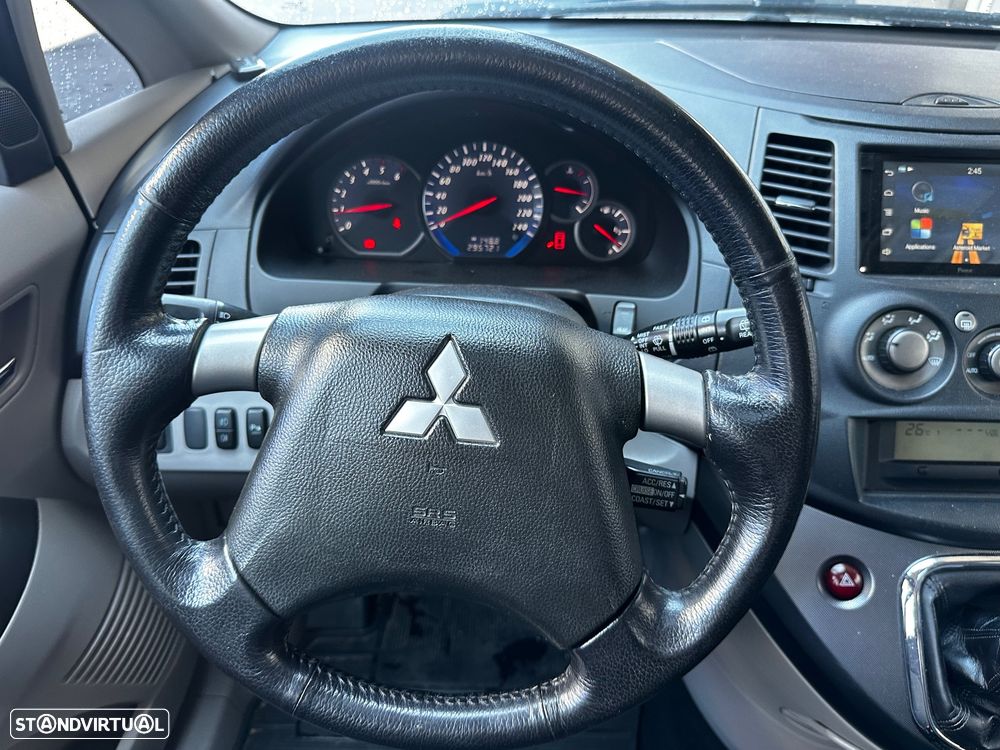 Mitsubishi Grandis 2.0 DI-D Sport - 21