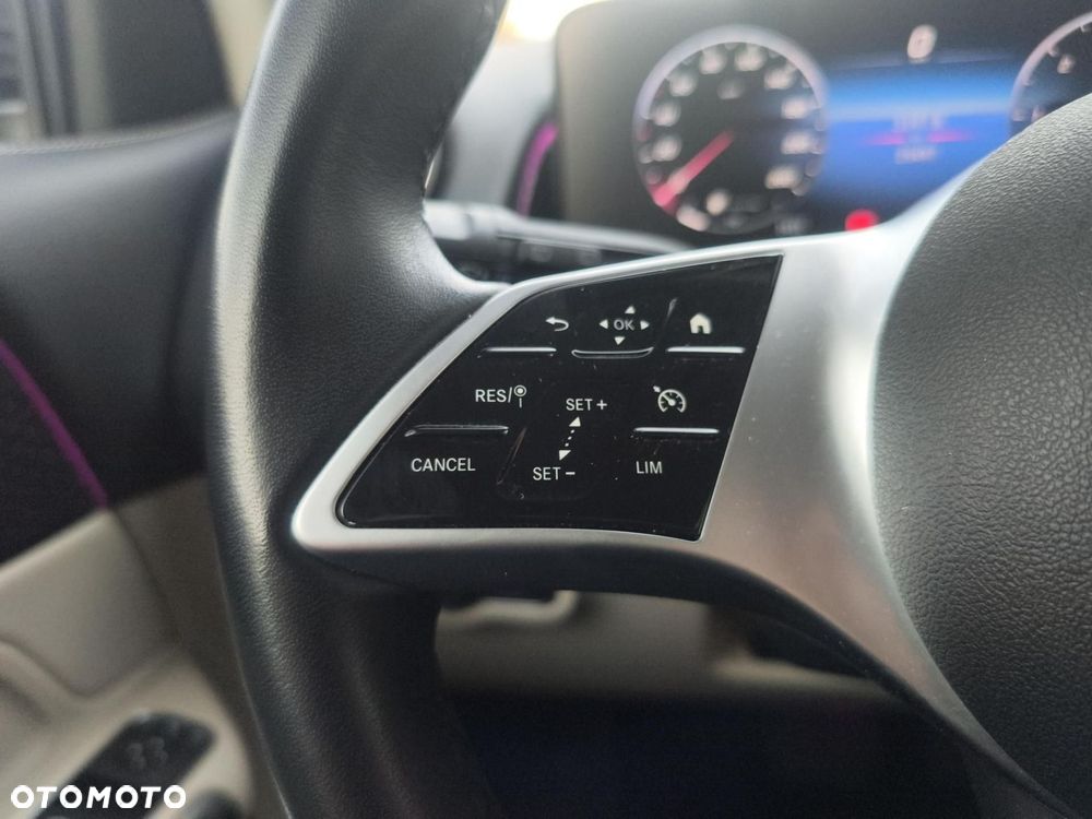 Mercedes-Benz GLB - 15