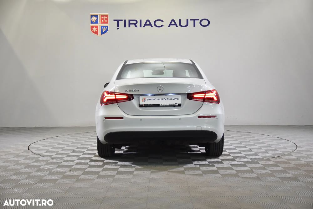 Mercedes-Benz A 250 e 8G-DCT - 4