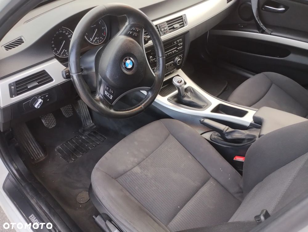BMW Seria 3 316i - 6