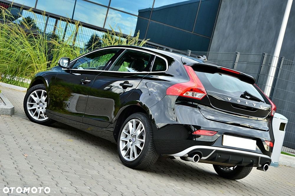 Volvo V40 D2 Drive-E R-Design Kinetic - 3