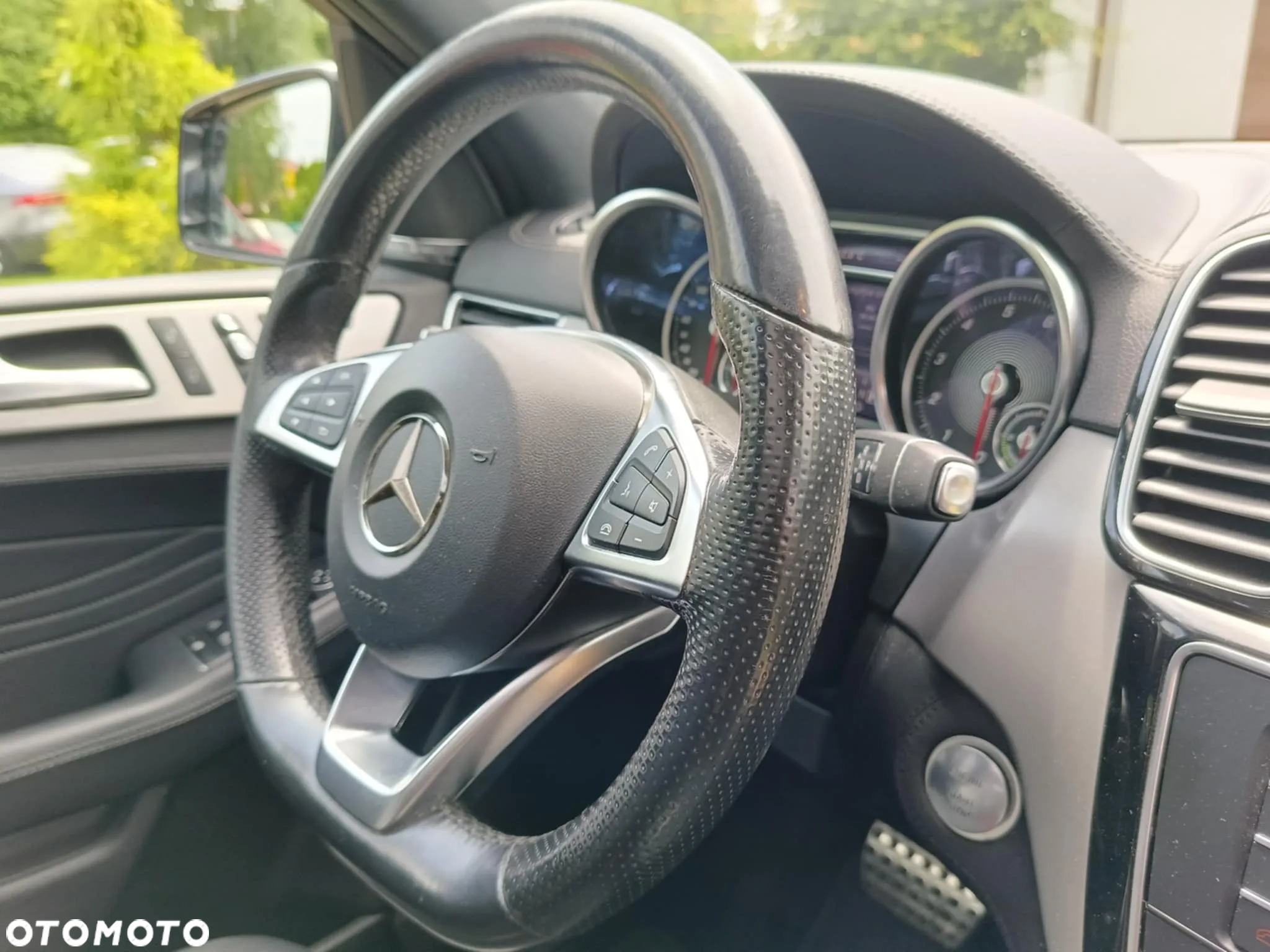 Mercedes-Benz GLE 500 e 4Matic 7G-TRONIC AMG Line - 20
