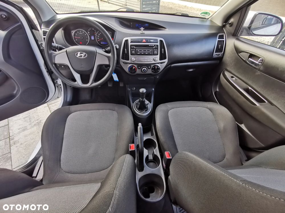 Hyundai i20 1.2 Trend - 14