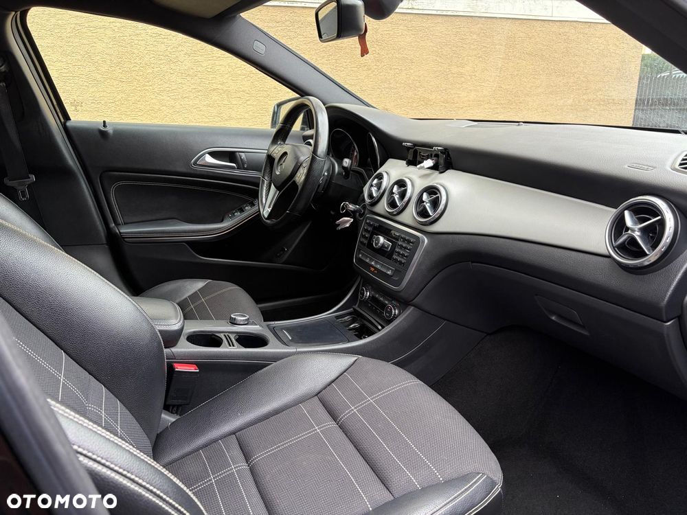 Mercedes-Benz GLA - 22