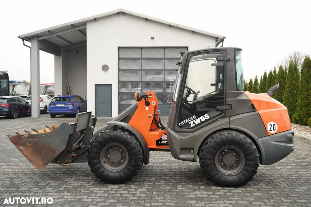 Hitachi ZW95 / ÎNCĂRCĂTOR PE ROȚI / 2020 / FURCĂ PENTRU PALEȚI - 9