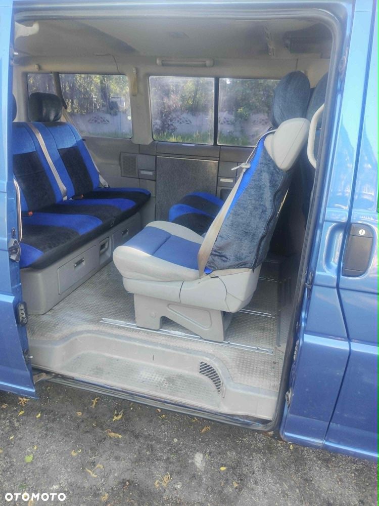Volkswagen Multivan - 10