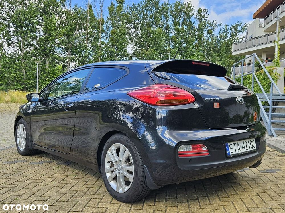 Kia Ceed - 4