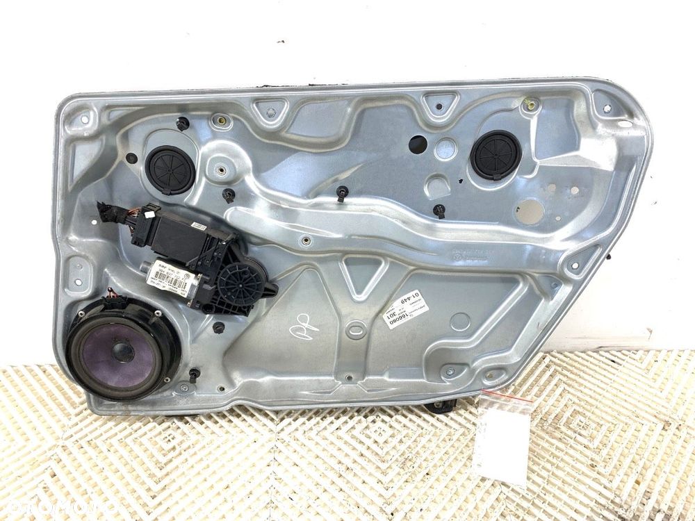 PODNOŚNIK SZYBY PRAWY PRZÓD  VW PASSAT B5.5 (3B3) 2000 - 2005 1.9 TDI 4motion 96 kW [130 KM] olej - 2