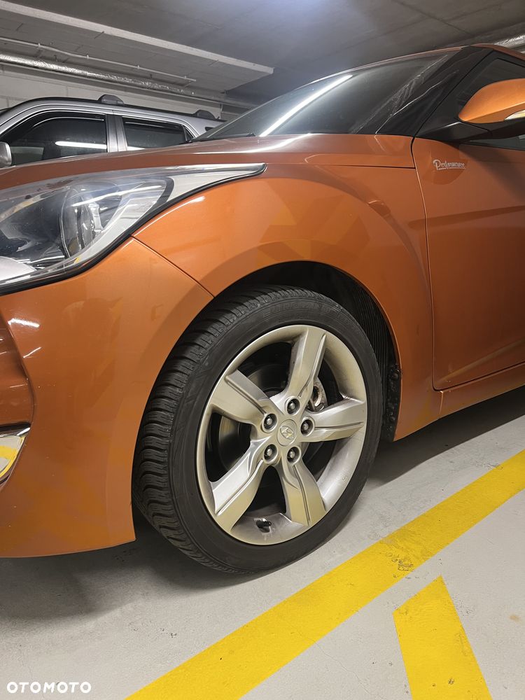 Hyundai Veloster 1.6 GDI Comfort - 12