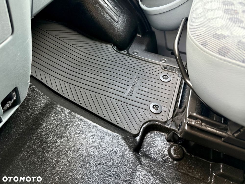 Ford Transit - 12