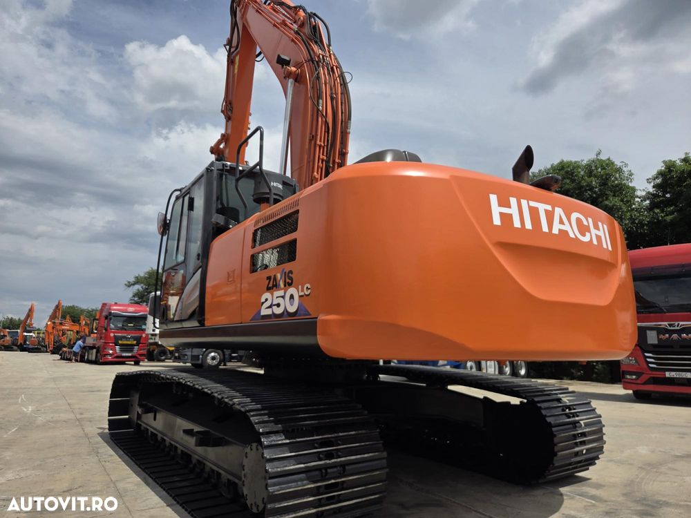 Hitachi ZX250-6, 2019, 6.254h, Masa operationala 27,1tone, cupa NOUA 1,55mc, cupla rapida, lant 80% bun doar 1.109h deplasare, consum mediu 12,5l/h, ad sapare 7m, camera spate si laterale, ridica 16,2 avertizare antirasturnare, 3 pompe hidr, PROMOTIE 86.900 - 1