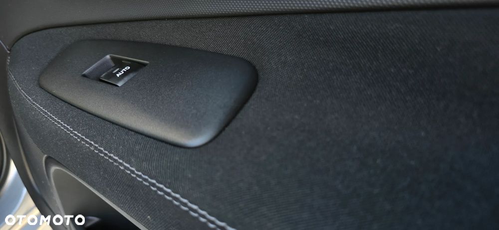 Toyota Auris 1.6 Prestige - 24