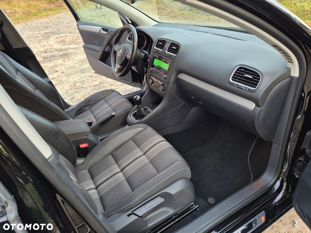 Volkswagen Golf 1.6 TDI DPF MATCH - 19