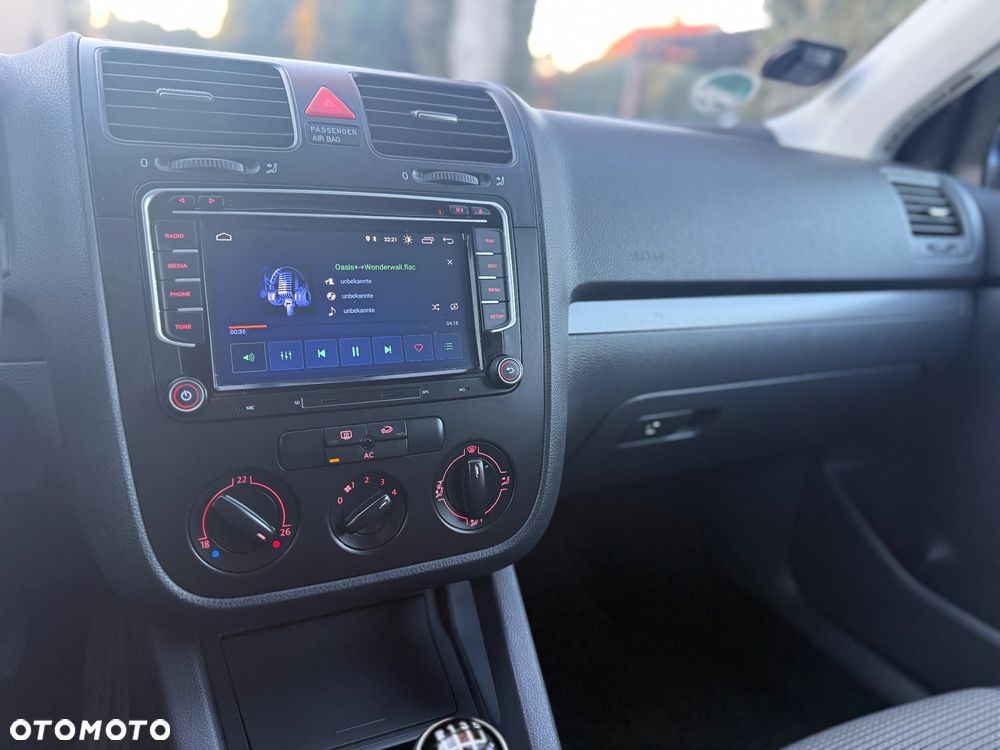 Volkswagen Golf 1.9 TDI DPF Trendline BlueMotion - 20