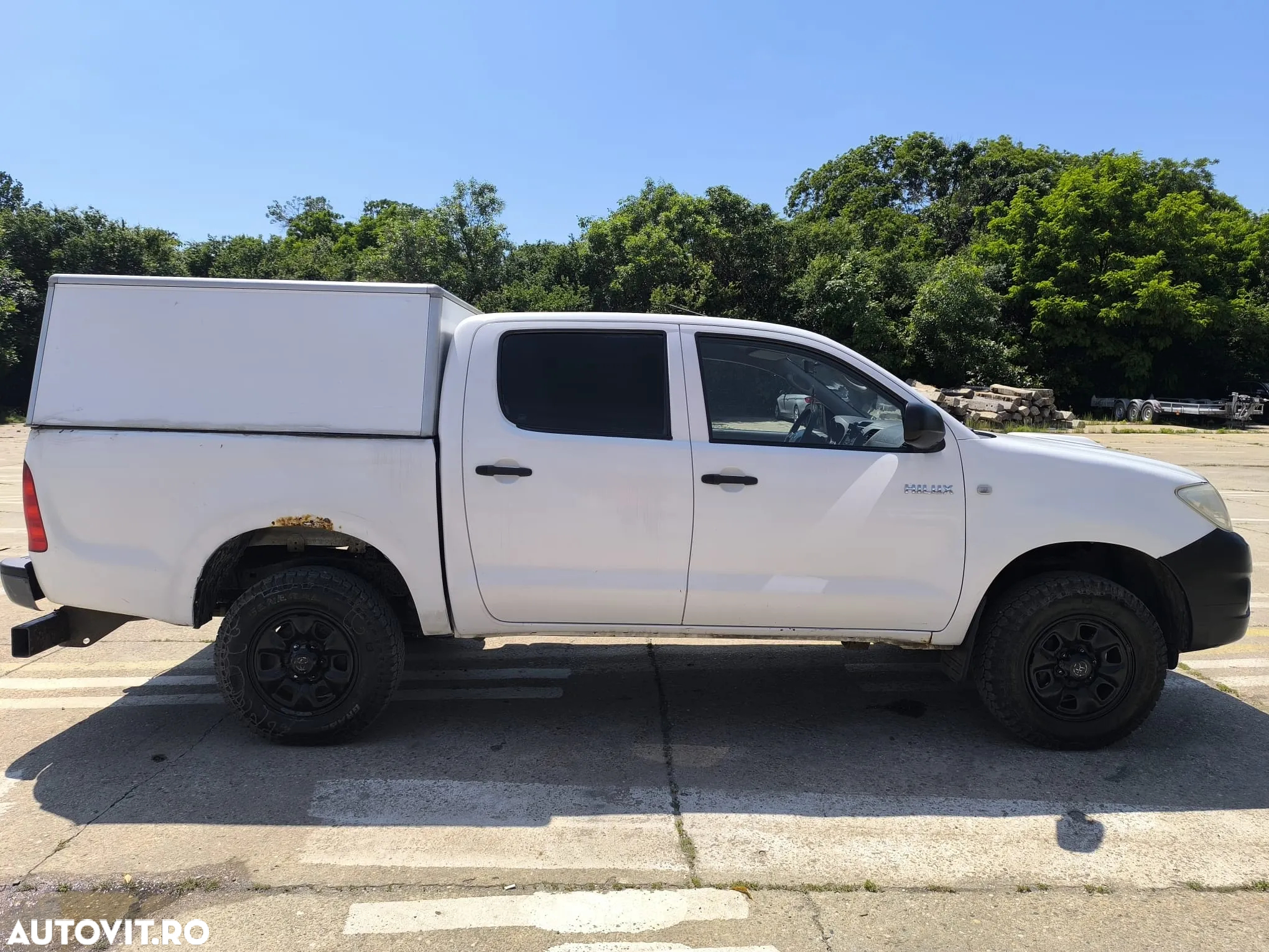 Toyota Hilux 4x4 Double Cab - 6
