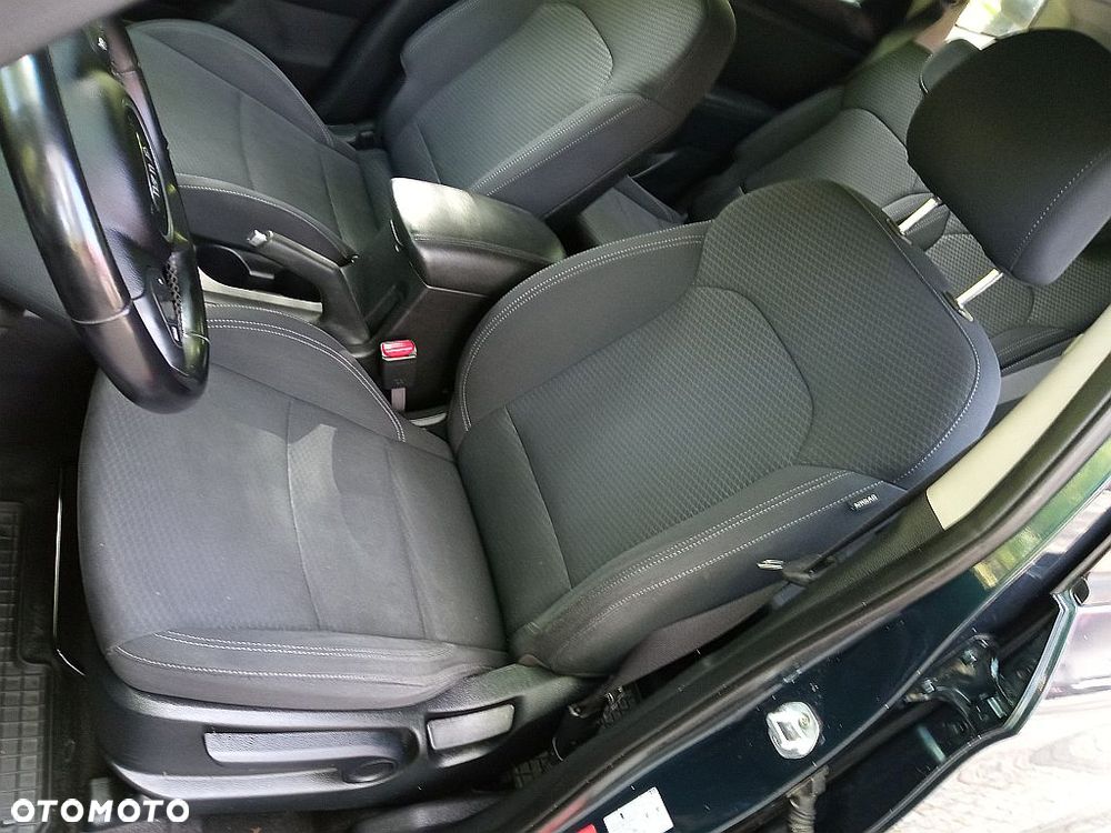 Kia Carens 1.6 GDI M EU6 - 10