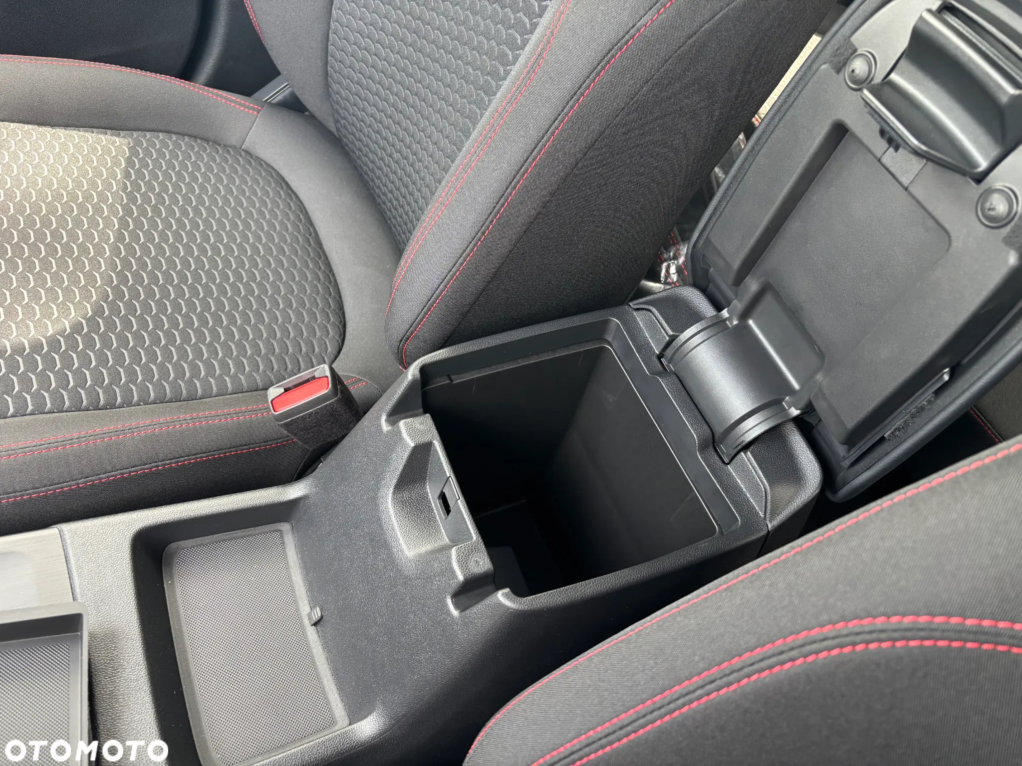 Ford Kuga 1.5 EcoBoost FWD ST-Line - 22