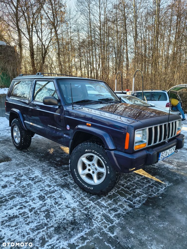 Jeep Cherokee - 25