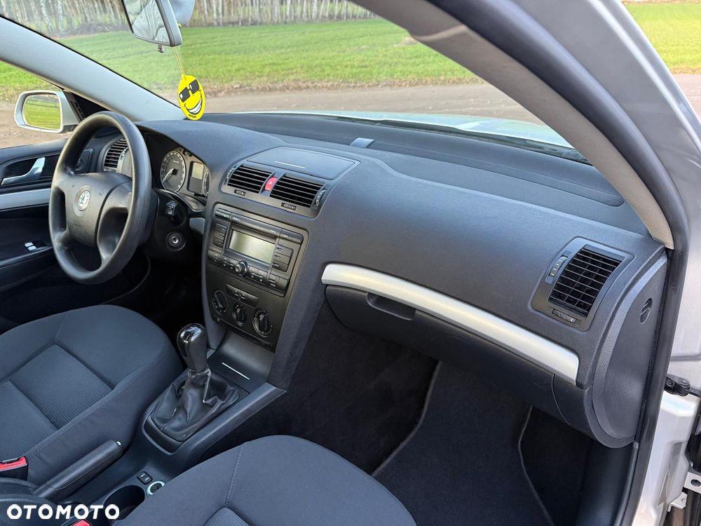 Skoda Octavia 1.6 Active - 19