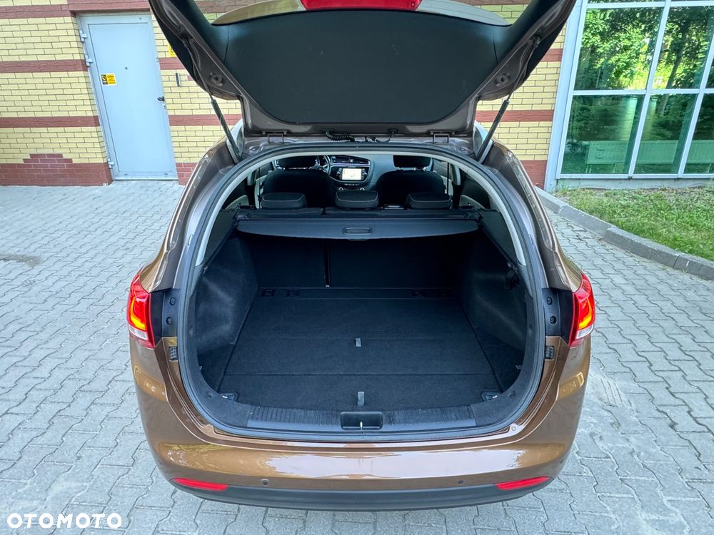 Kia Ceed 1.6 CRDi 136 ISG Dream-Team Edition - 28