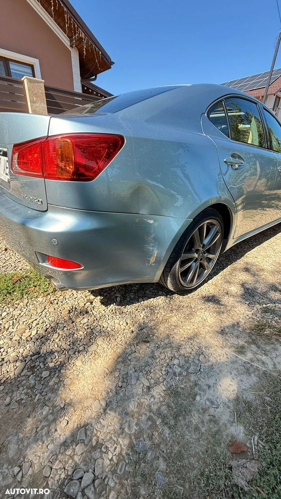 Lexus Seria IS 250 2.5 V6 Aut Luxury - 6
