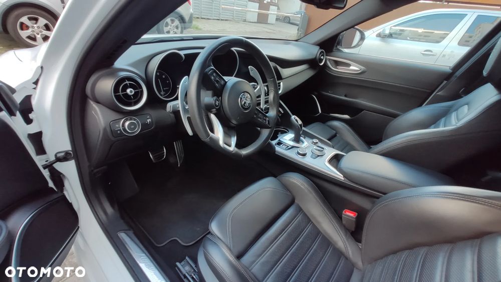 Alfa Romeo Giulia 2.0 Turbo Veloce Q4 - 17