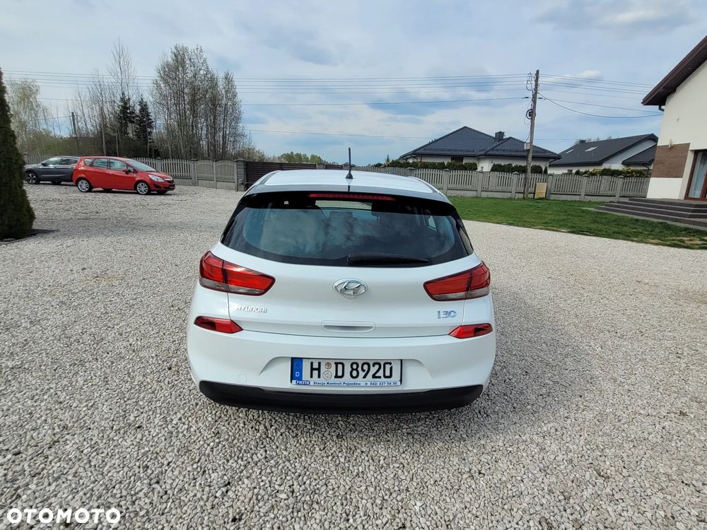 Hyundai i30 1.4 Family - 9