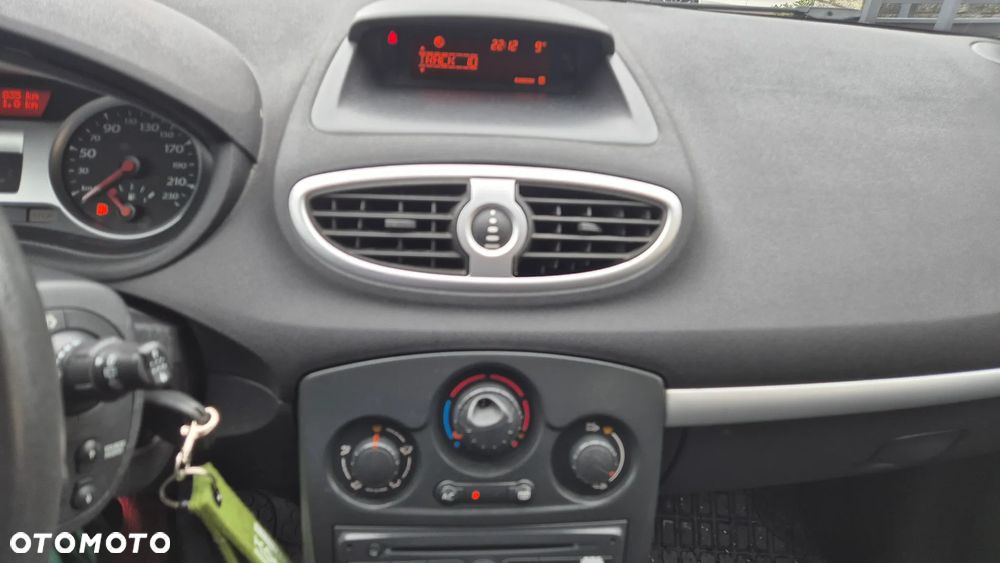 Renault Clio 1.2 16V 75 Dynamique - 11