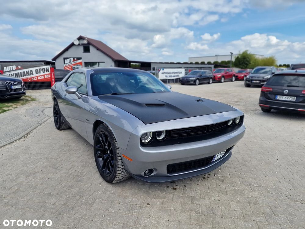 Dodge Challenger - 5