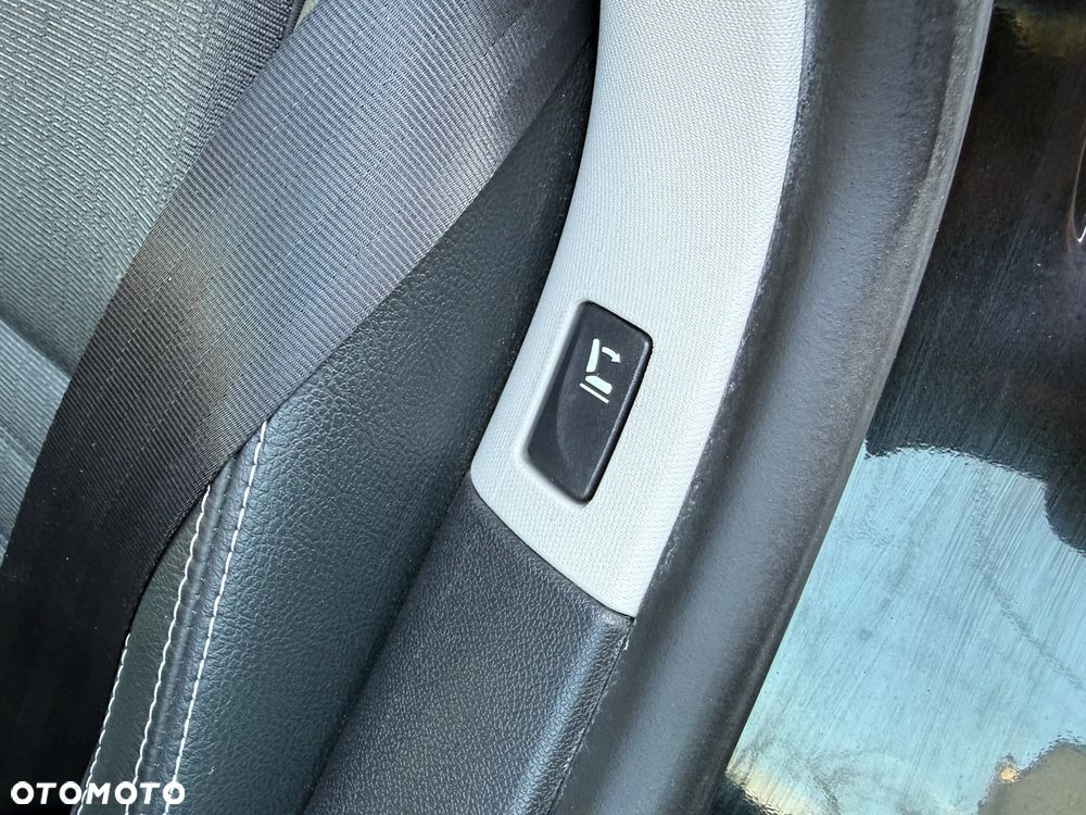 Renault Laguna 2.0 DCi FAP Expression - 23