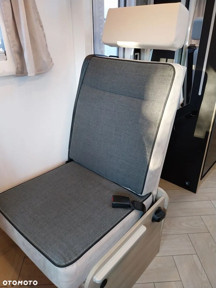 Ford Chausson Etape Line 788 - 11