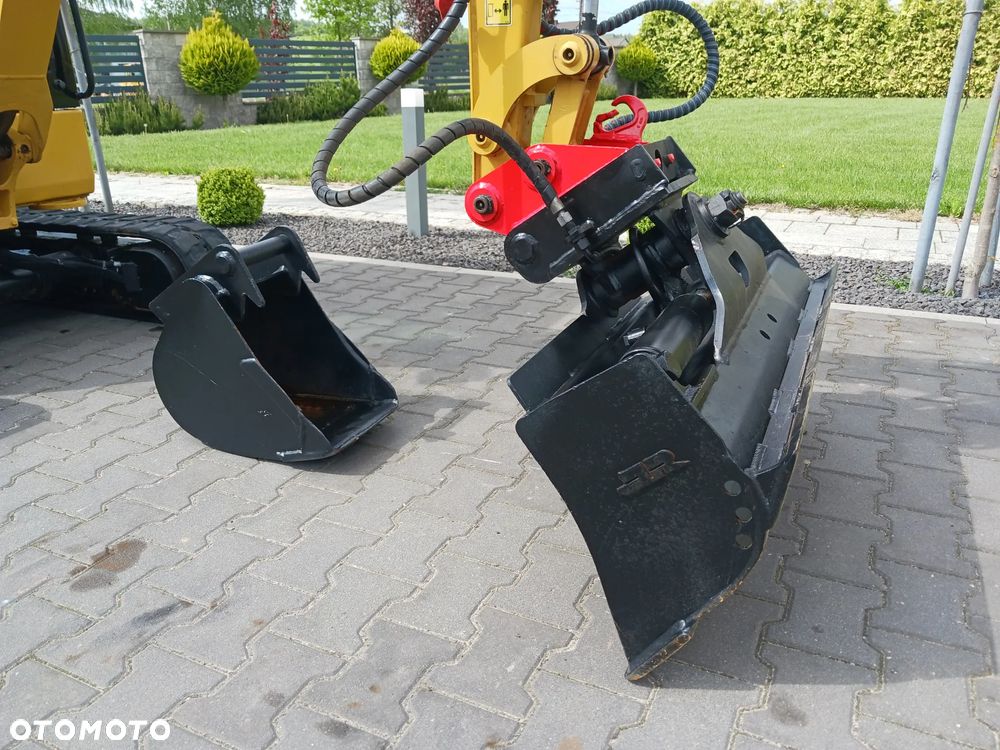 Caterpillar 301.8 - 6