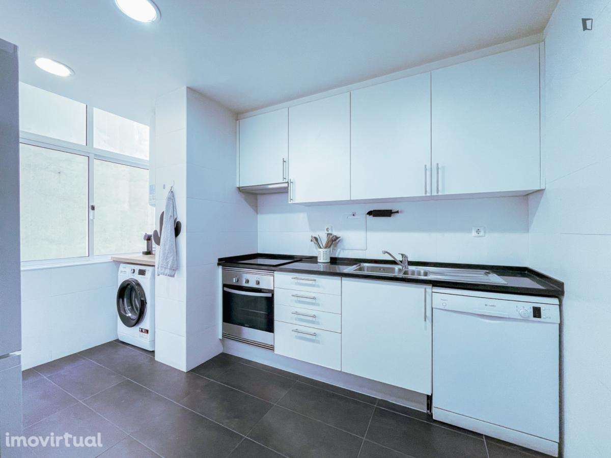 Apartamento com 4 quartos - localizado em Picoas Lisbon - Grande imagem: 5/33