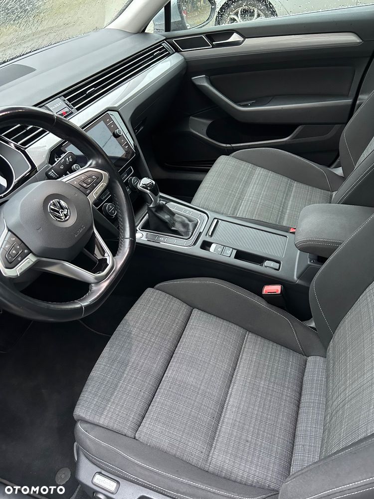 Volkswagen Passat 2.0 TDI EVO Business - 12