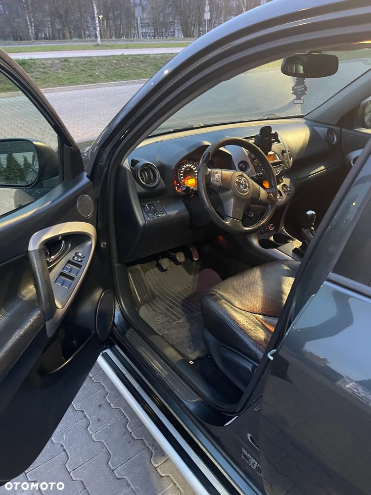 Toyota RAV4 2.2 D-4D Prestige - 18